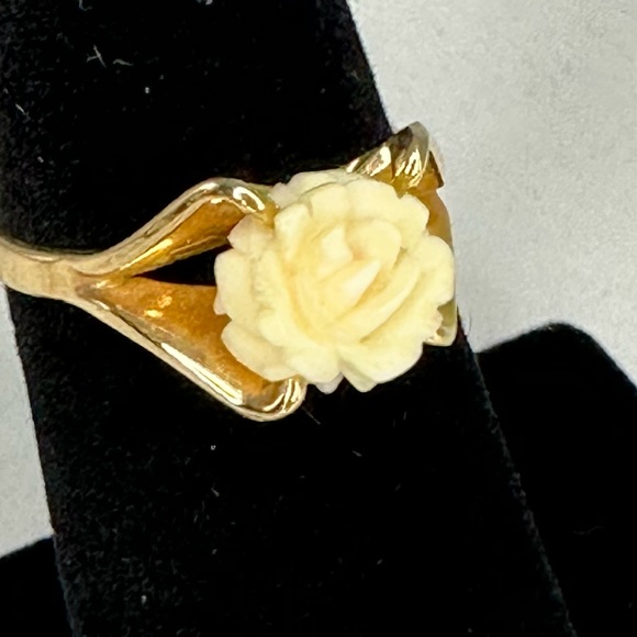 Vintage Carved Rose Ring - Picture 3 of 16